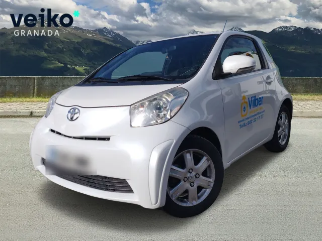 Toyota iQ