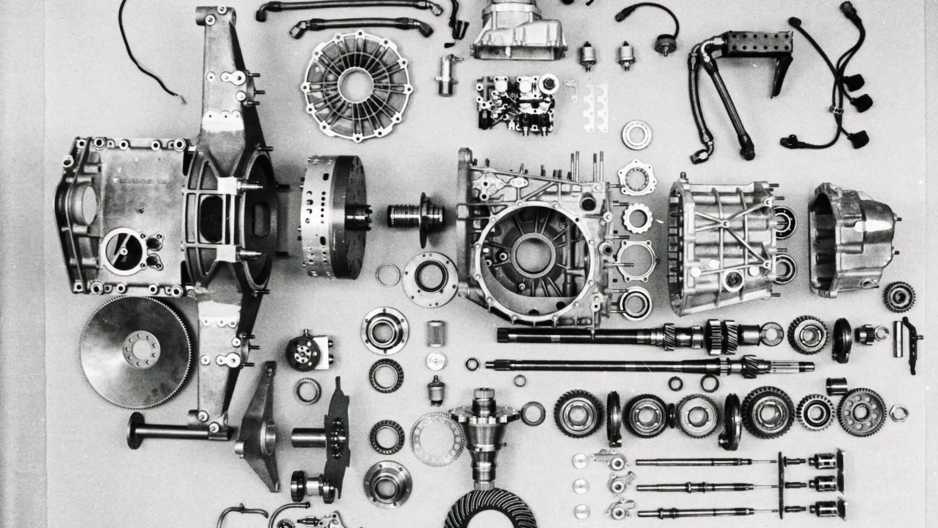 How does a dual-clutch (DCT) gearbox work?